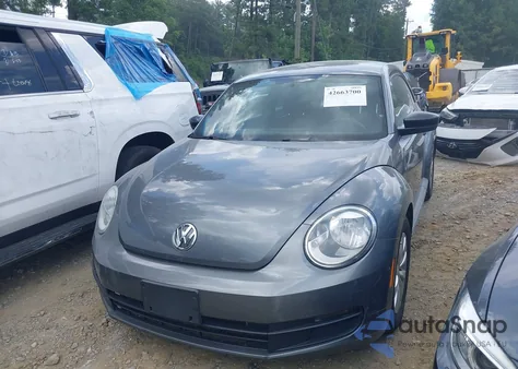 2013 Volkswagen Beetle 2.5L Entry из США, поврежденный, VIN 3VWFP7AT4DM660162